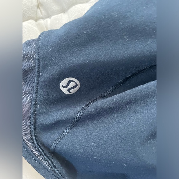 LULULEMON HOTTY HOTS HIGH RISE 4 INCH - Picture 3 of 3